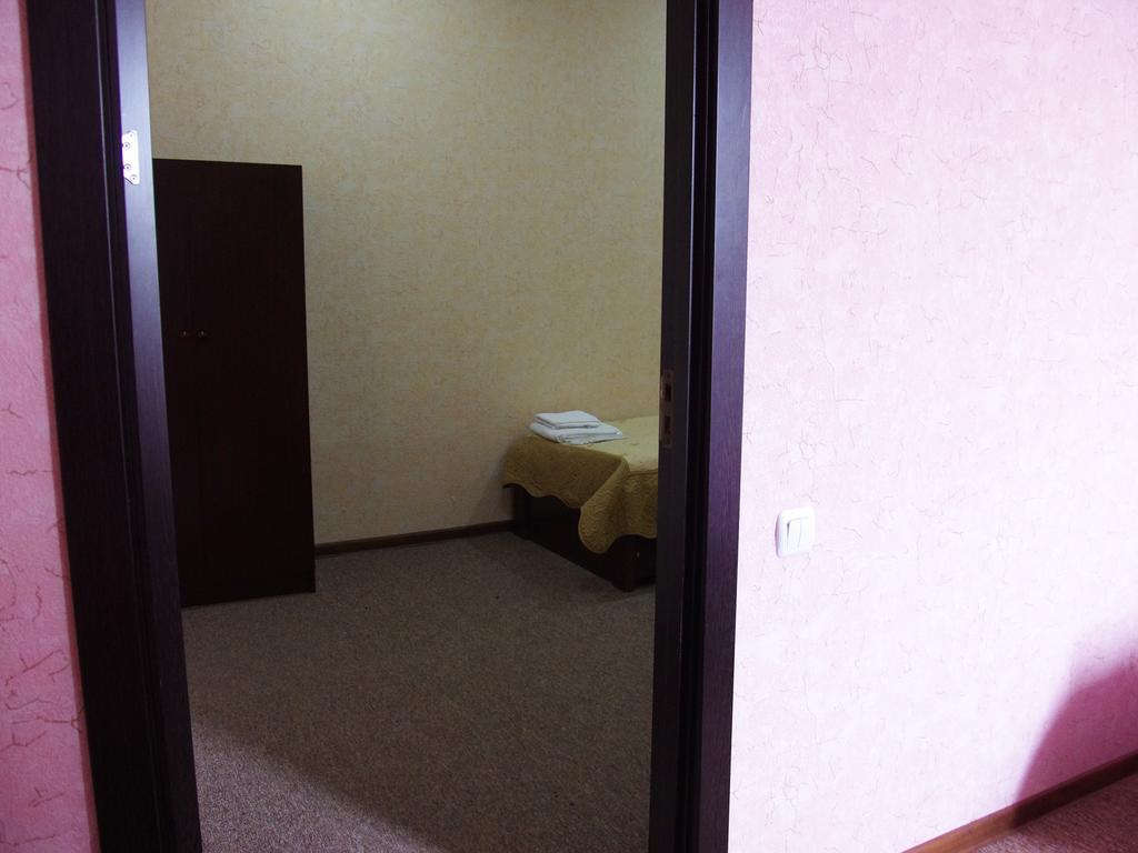 King Edward Hotel Тбилиси Стая снимка