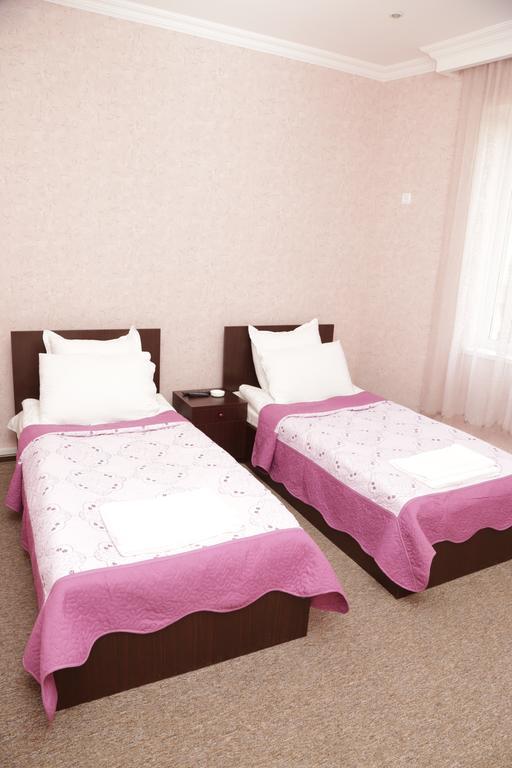 King Edward Hotel Тбилиси Стая снимка