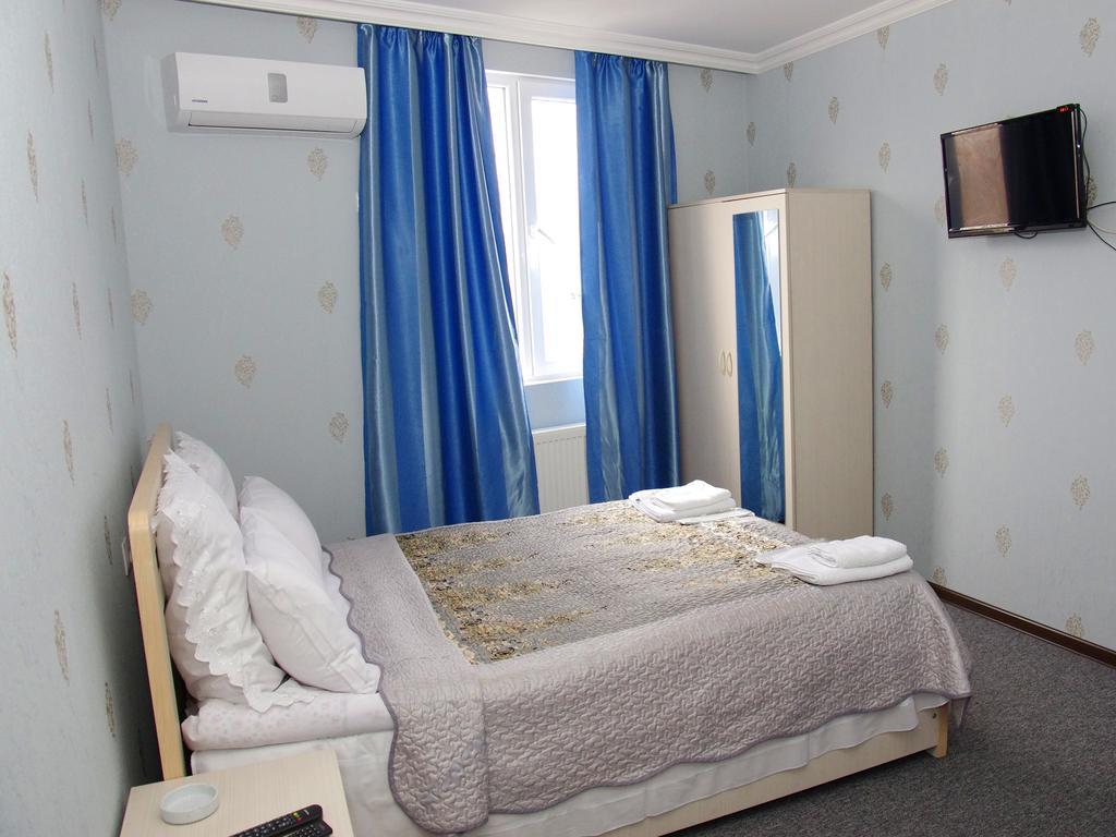 King Edward Hotel Тбилиси Стая снимка