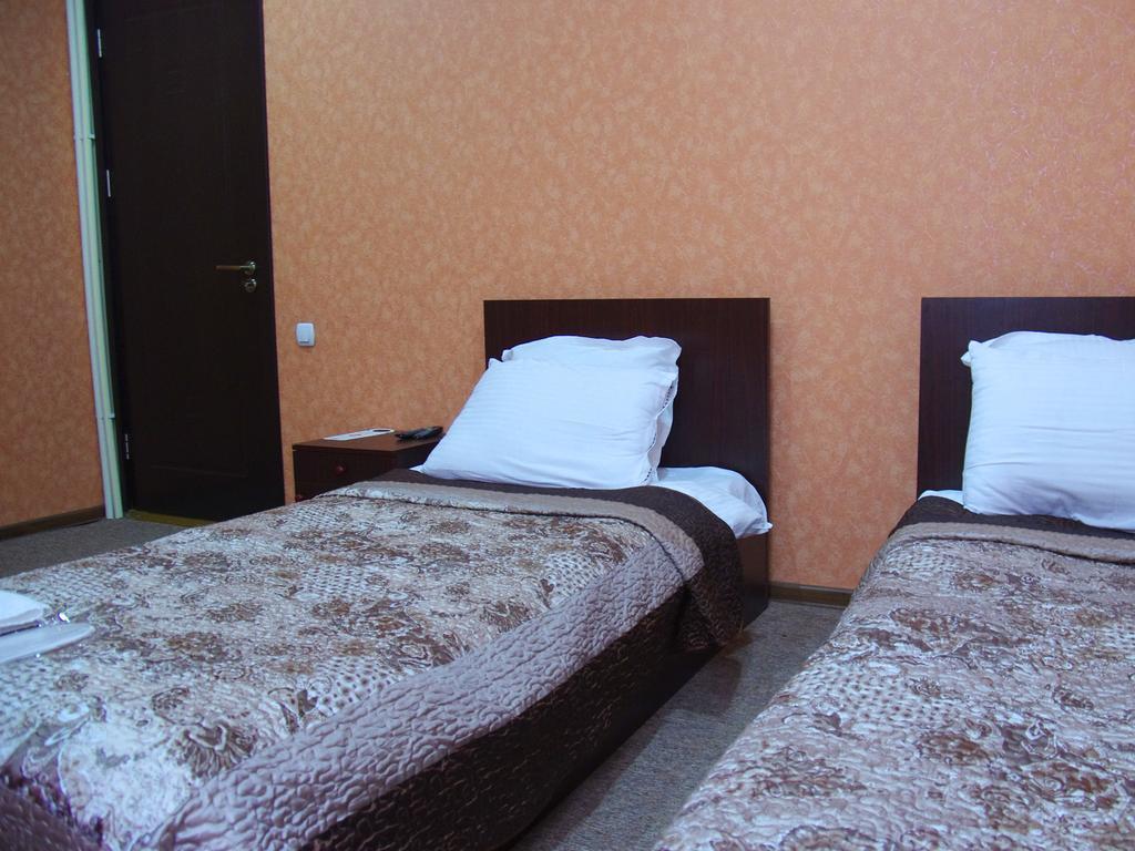 King Edward Hotel Тбилиси Стая снимка
