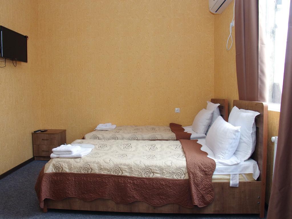 King Edward Hotel Тбилиси Стая снимка