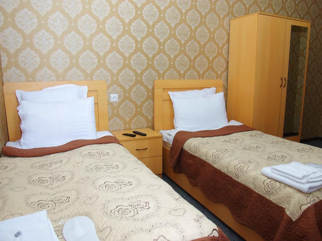 King Edward Hotel Тбилиси Стая снимка