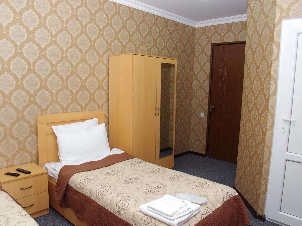 King Edward Hotel Тбилиси Стая снимка