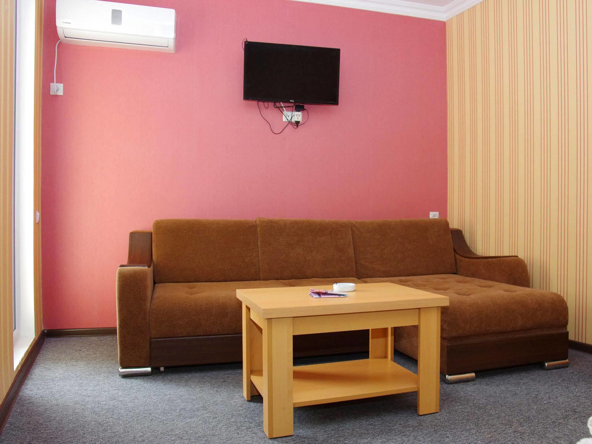 King Edward Hotel Тбилиси Екстериор снимка